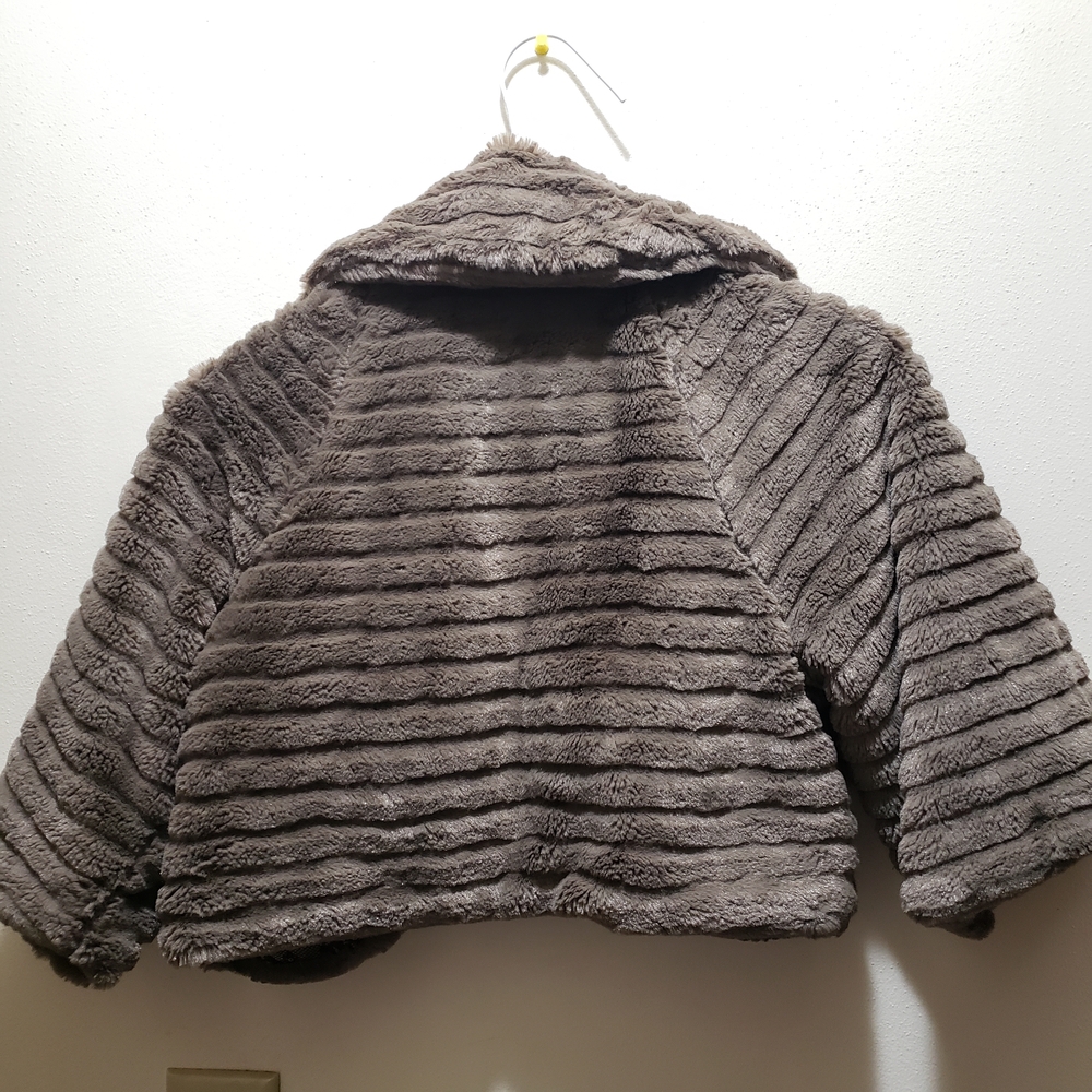 Forever 21 Gray Faux Fur Jacket - Picture 3 of 4